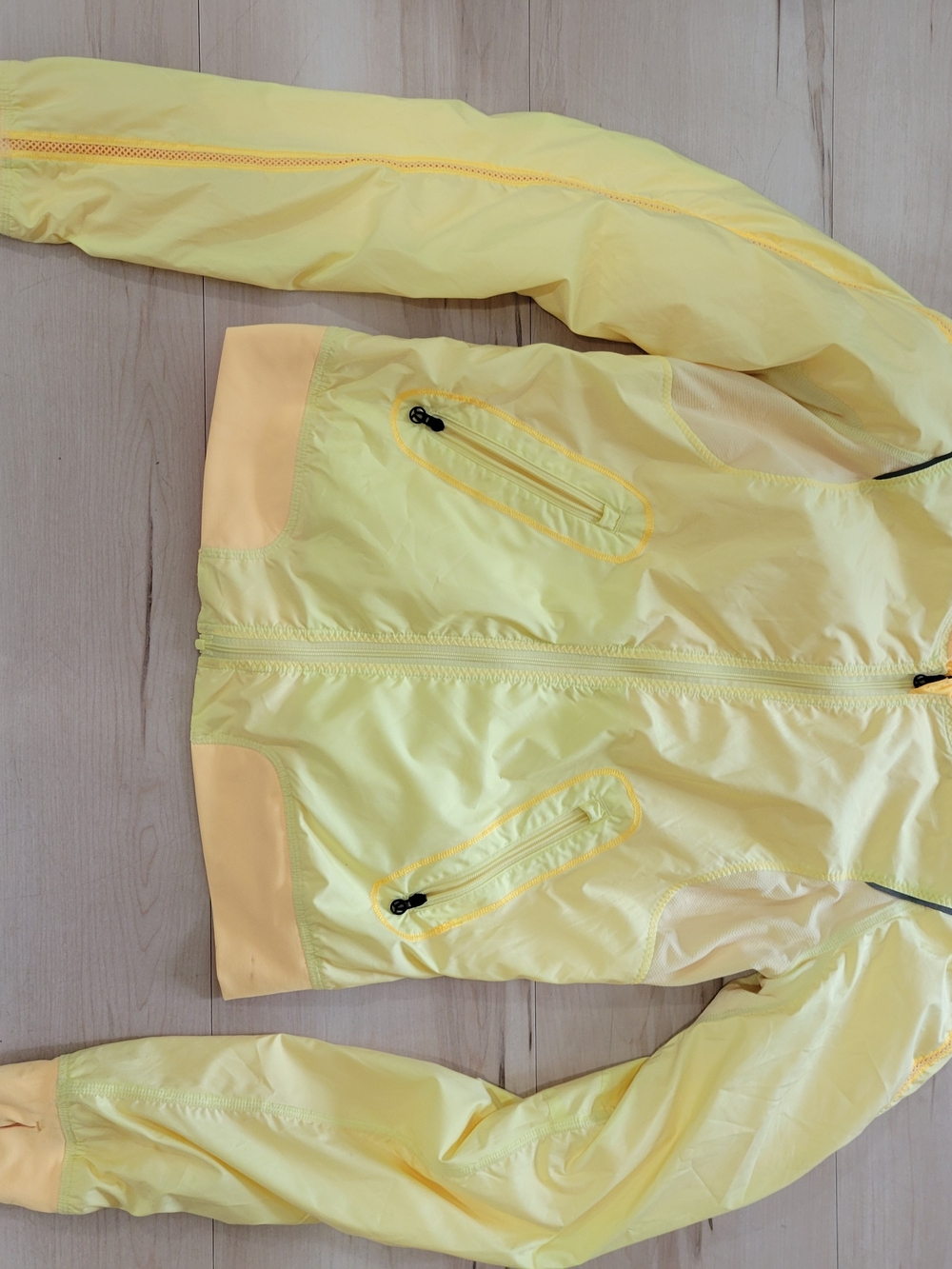 Lululemon Light Yellow Women's Windbreaker Jacket